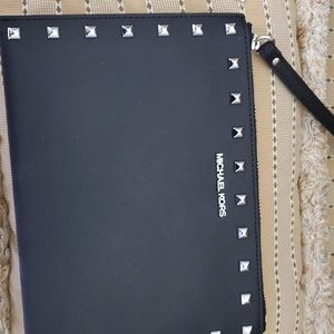 Michael Kors Travel clutch